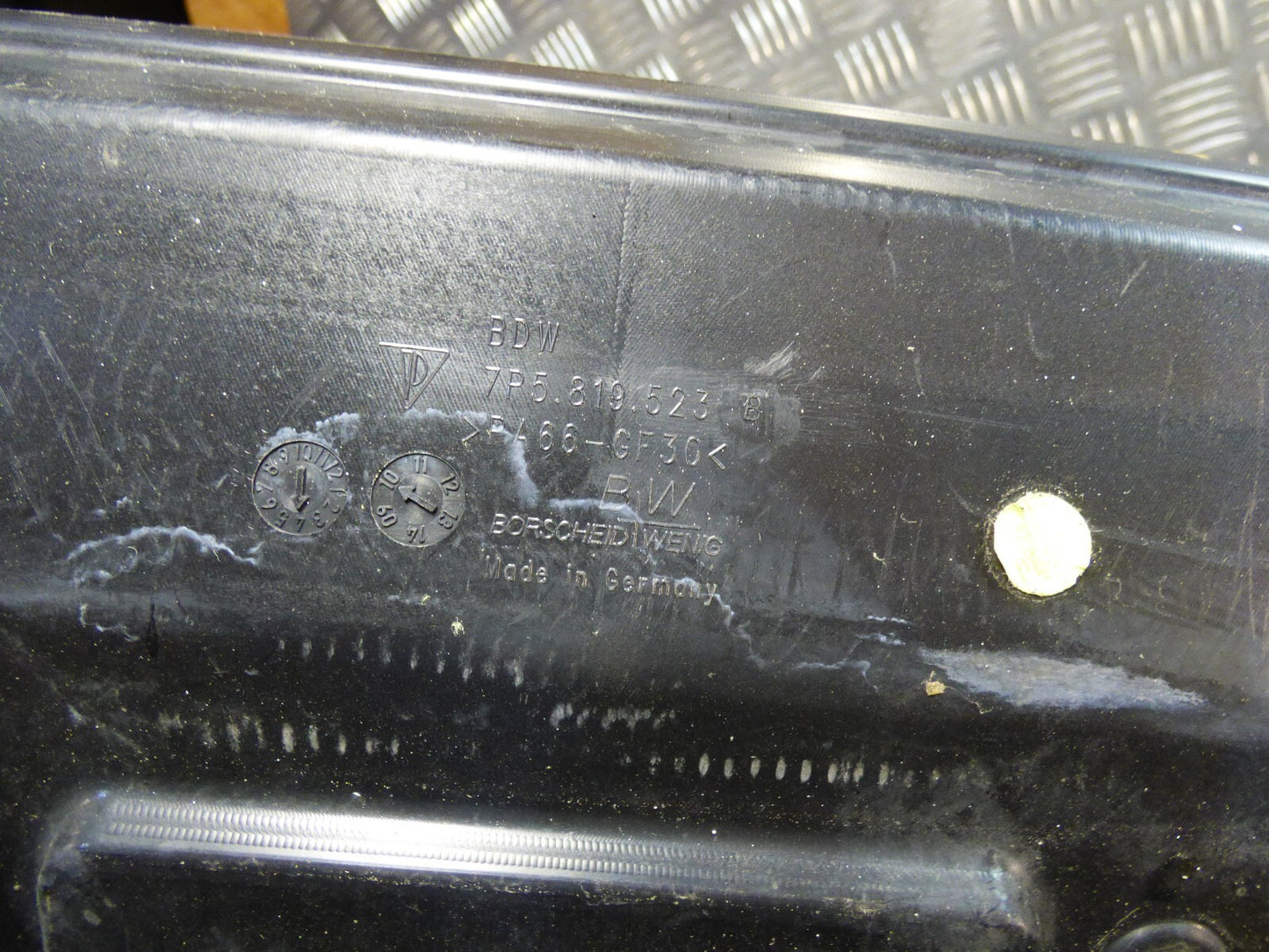 Porsche Cayenne 92A Isolator Blende 7P5819523B ORIGINAL gebraucht - Verkleidung