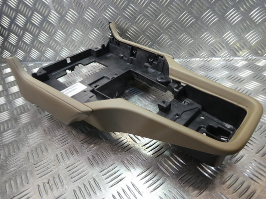 Porsche Cayenne 92A Mittelkonsole 7P5864089A DF2 Farbe: Tartufo ORIGINAL gebraucht - Verkleidung