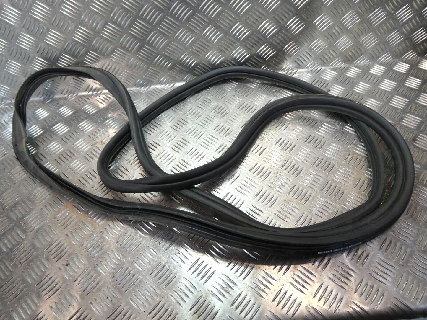 VW ID3 ID.3 Original Heckklappendichtung 10A827705B gebraucht - Volkswagen