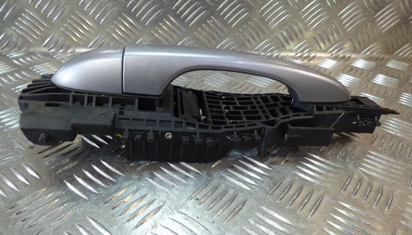 Jeep Cherokee KL 2015 Türgriff Hinten Rechts silber ORIGINAL gebraucht - P68084836AD