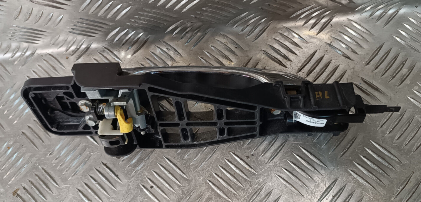 Jeep Grand Cherokee WK2 Tür Griff Türgriff Hinten Links ORIGINAL gebraucht - 68078959AC