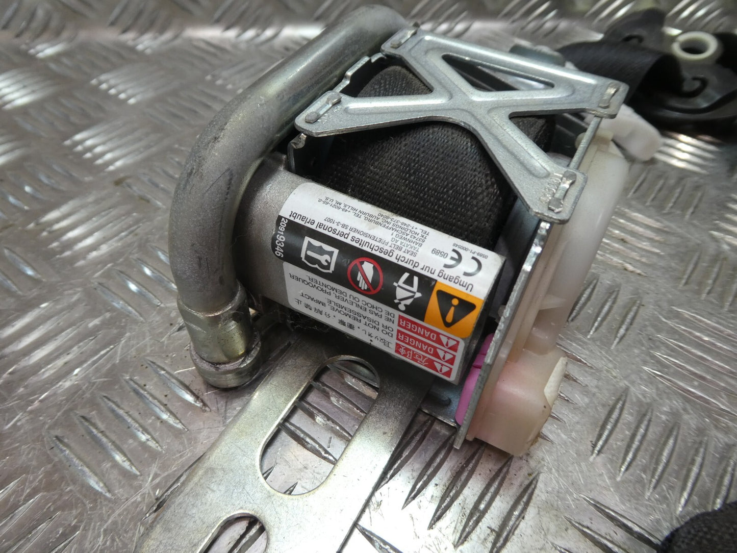 Jeep Grand Cherokee IV WK2 2014 Sicherheitsgurt Vorne Links ORIGINAL gebraucht - 2458035AE