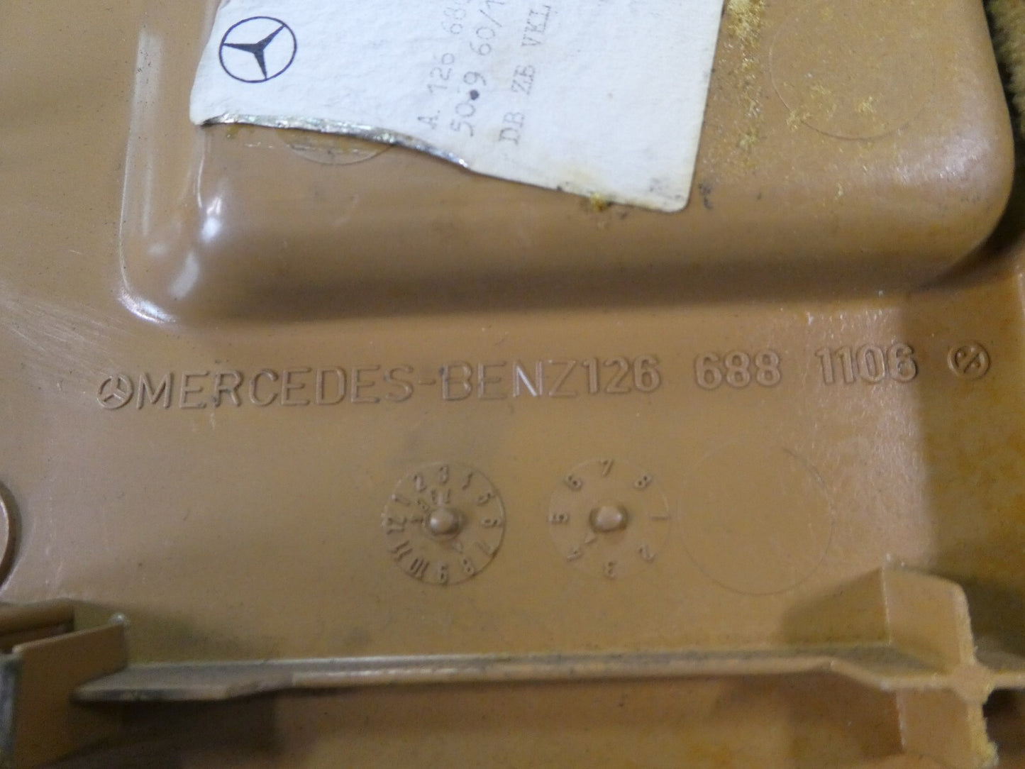 Mercedes C126 W126 Coupe SEC Verkleidung Fussraum Links Beige ORIGINAL gebraucht - 1266881106