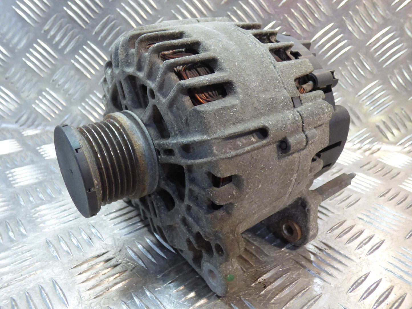 VW T6 T5 2.0 TDI CXG LiMa Lichtmaschine VALEO 140A 03L903023L ORIGINAL gebraucht - Transporter
