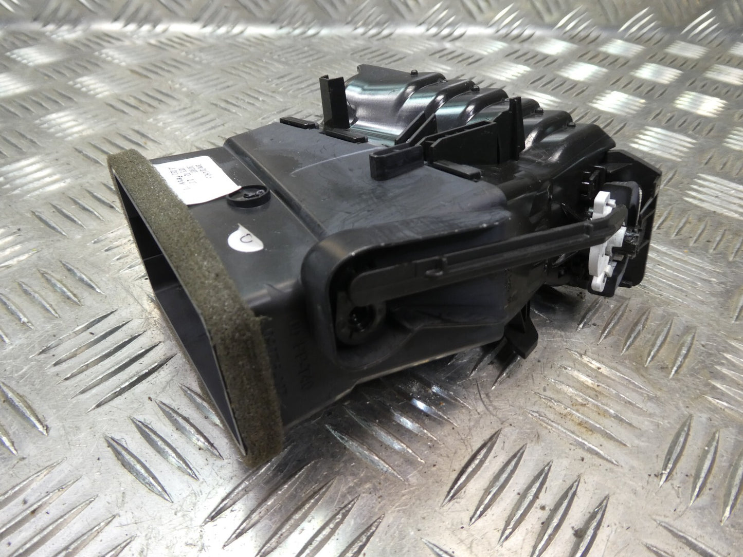 OPEL ASTRA K Luftdüse Luftströmer mitten Links GM schwarz ORIGINAL gebraucht - 39079605