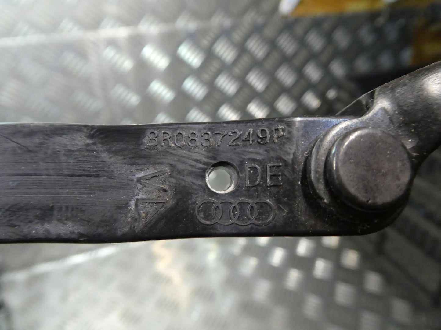 Porsche Macan 95B Türfeststeller Türfangbremse Vorne Links ORIGINAL gebraucht - 8R0837249F