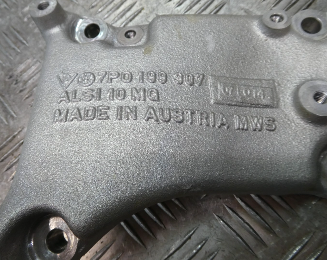 Porsche 3.0 E-Hybrid Motorhalter motor halterung Links 7P0199307 ORIGINAL gebraucht - Panamera
