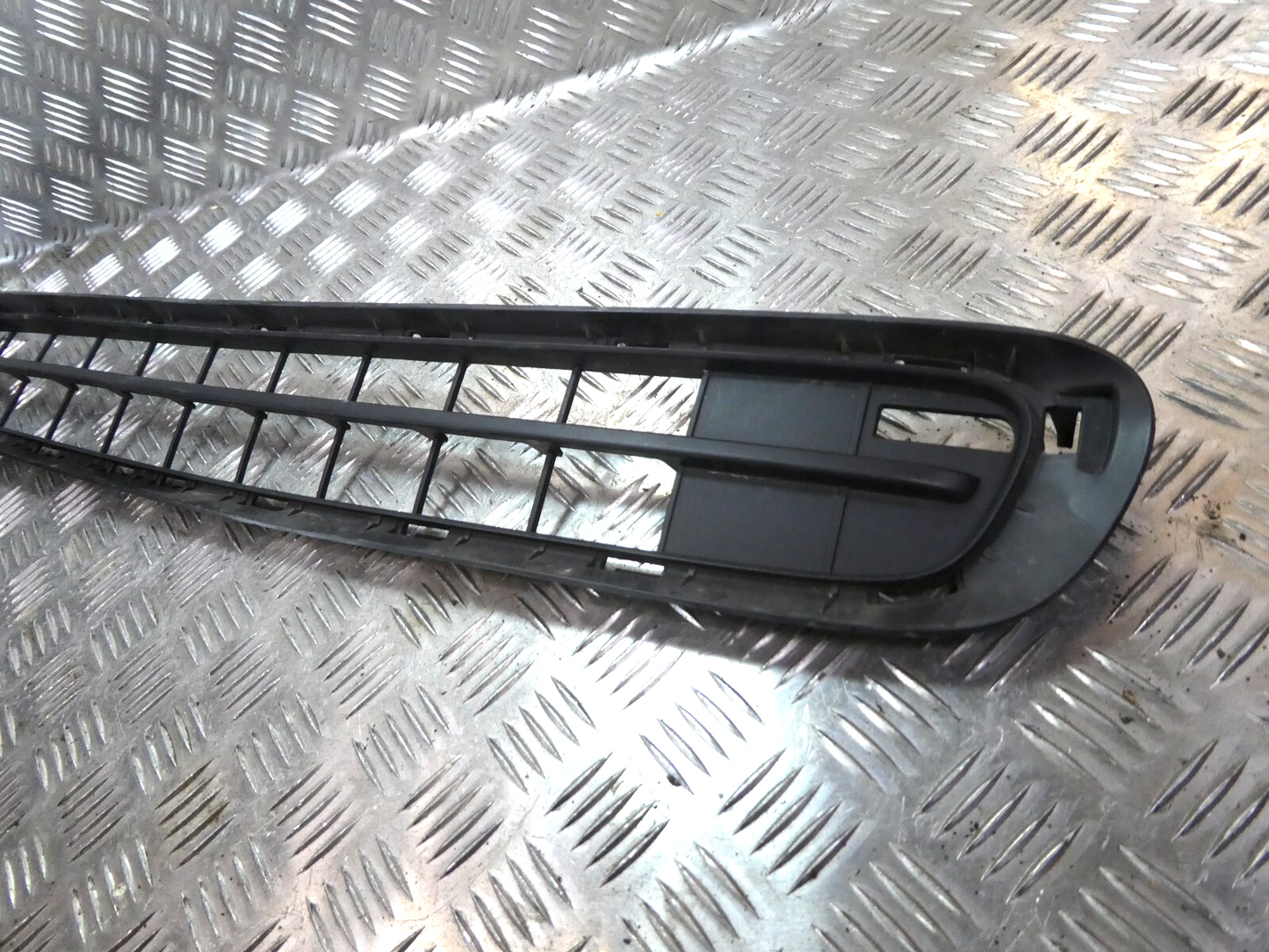 Mini Cooper F55 F56 F57 Original Stoßstange Grill Gitter unten gebraucht - 7499528