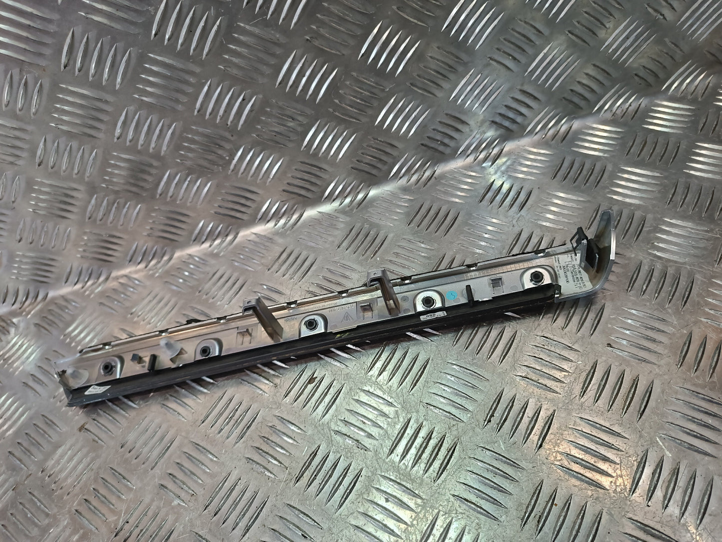 Porsche Cayenne S 92A Blende Leiste Türverkleidung 7P5867409B gebraucht - Original