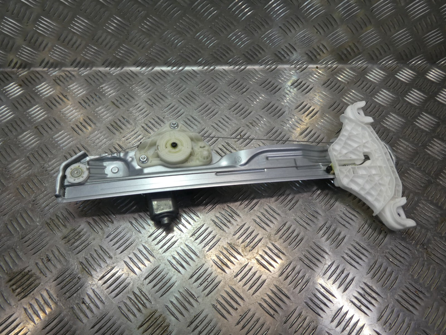 Hyundai Kona EV OSE OS OSI 2022 MK1 + motor Hinten Links 83401DD010 ORIGINAL gebraucht - Fensterheber
