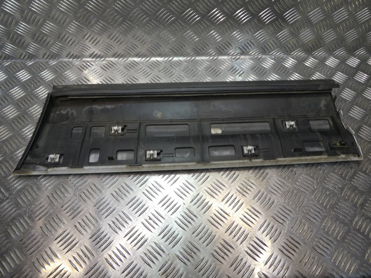 Porsche Cayenne 92A Tür Leiste hinten links unten 7P5837788J weiß ORIGINAL gebraucht - Zierleiste