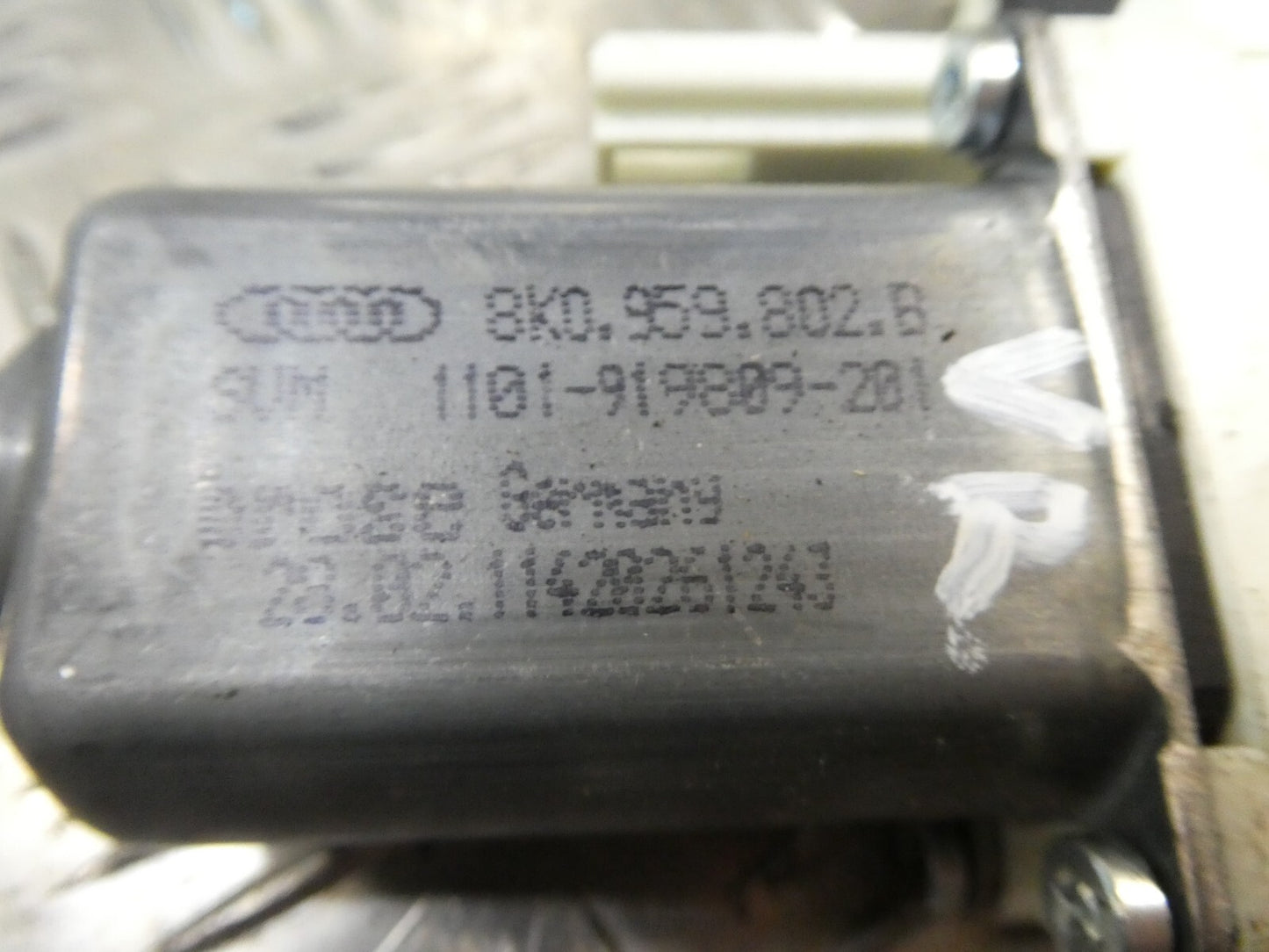 Porsche Cayenne 958 92A Elektro motor Vorne Rechts 8K0959802B ORIGINAL gebraucht - Fensterhebermotor