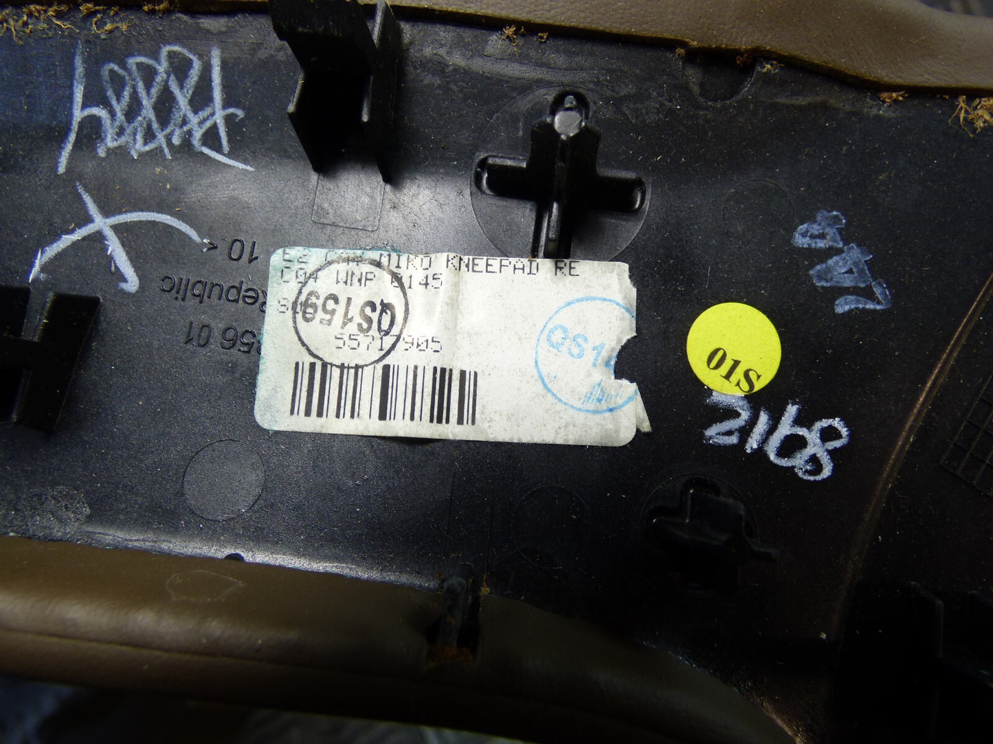 Porsche Cayenne 92A Mittelkonsole v. rechts Verkleidung Knieschoner ORIGINAL gebraucht - 4598035601