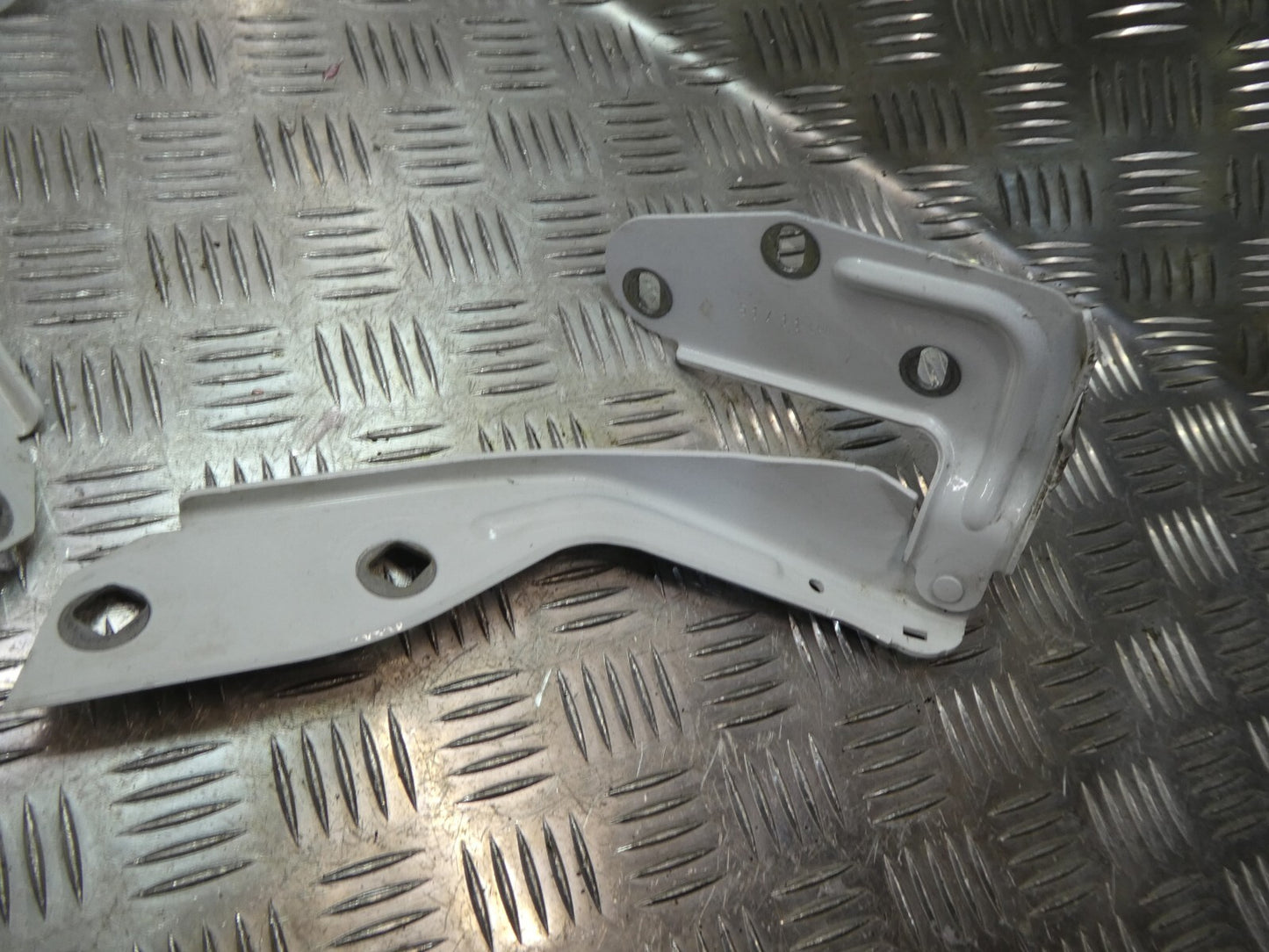 Porsche Cayenne 92A Motorhauben Scharnier R+ L 7P5823302C + 7P5823301C gebraucht - Original