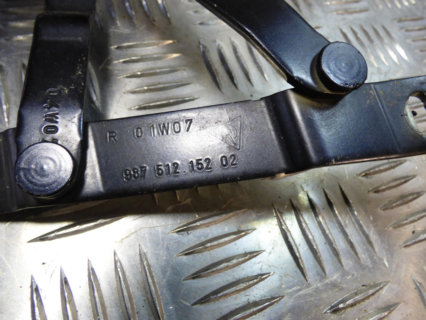 Porsche 987 997 Heckklappe Scharnier Rechts mit Federschaft ORIGINAL gebraucht - 98751215202