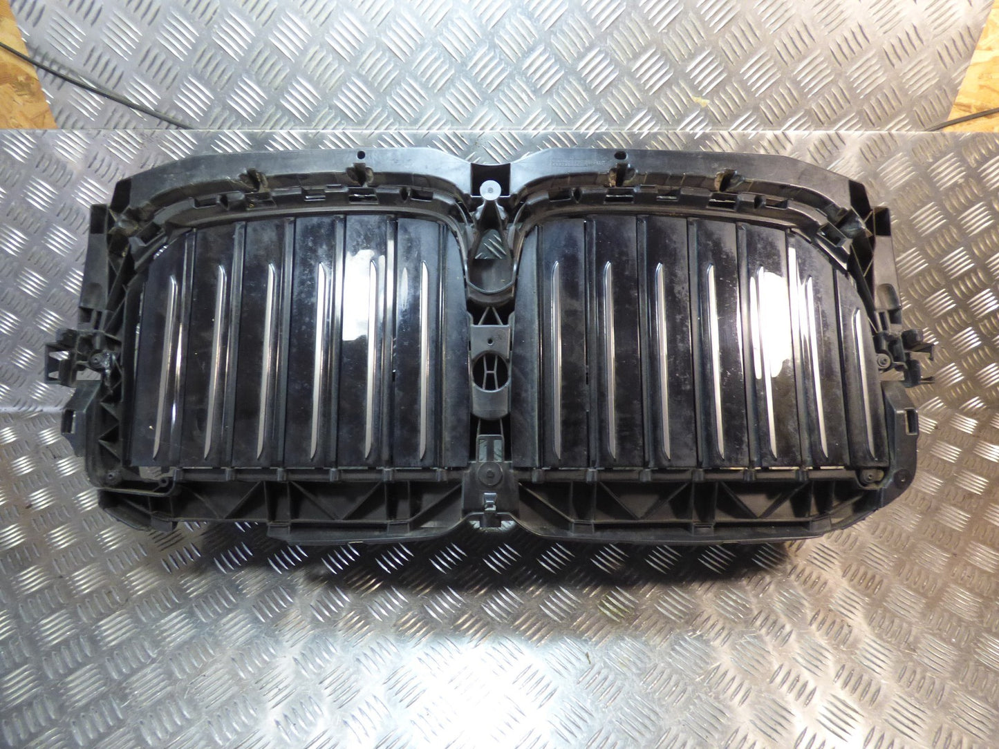 BMW X5 G05 2022 Kühlergrill Entlüftungsklappe Kühlergitter 226775 ORIGINAL gebraucht - Frontgrill