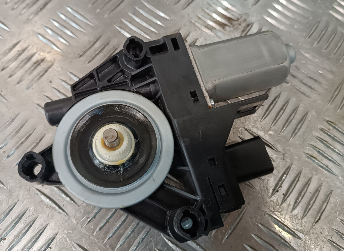 Jeep Grand Cherokee WK2 Fensterhebermotor vorne rechts 160418 931400104 ORIGINAL gebraucht - WR12744