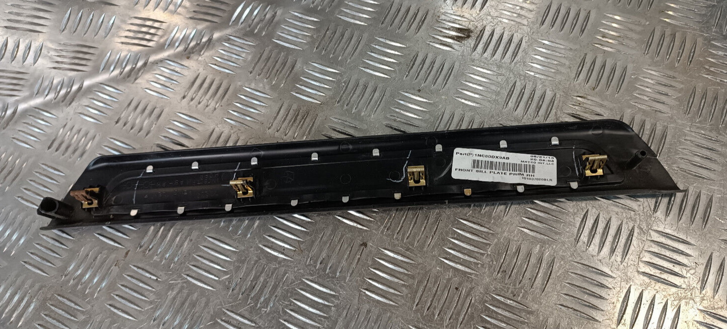 Jeep Grand WK2 Leiste Einstiegsleiste Vorne P1NC80DX9AB ORIGINAL gebraucht - Cherokee