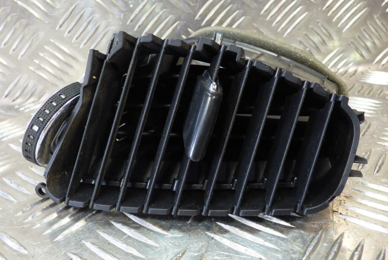 Jeep KL 2015 Lüftungsgitter Armaturenbrett links 1WG57TRMAC _ 75543A0 ORIGINAL gebraucht - Cherokee