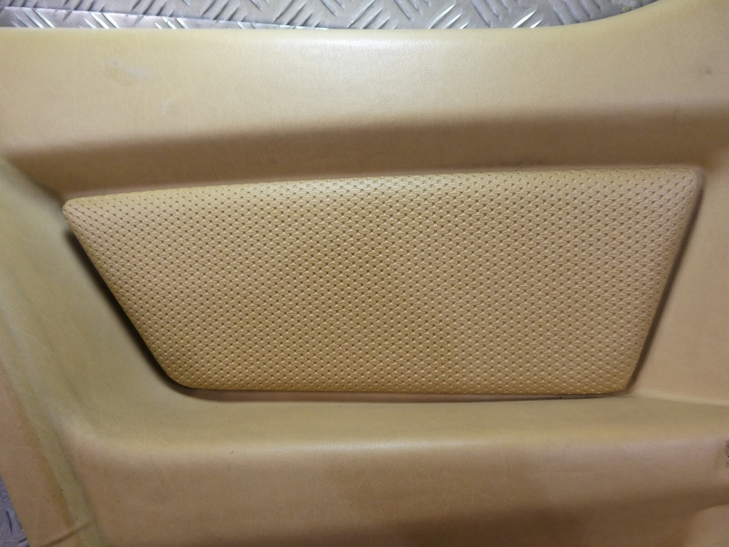 C126 W126 Coupe SEC Coupé Seitenverkleidung hinten Links Beige ORIGINAL gebraucht - creme ORIGINAL gebraucht - Mercedes