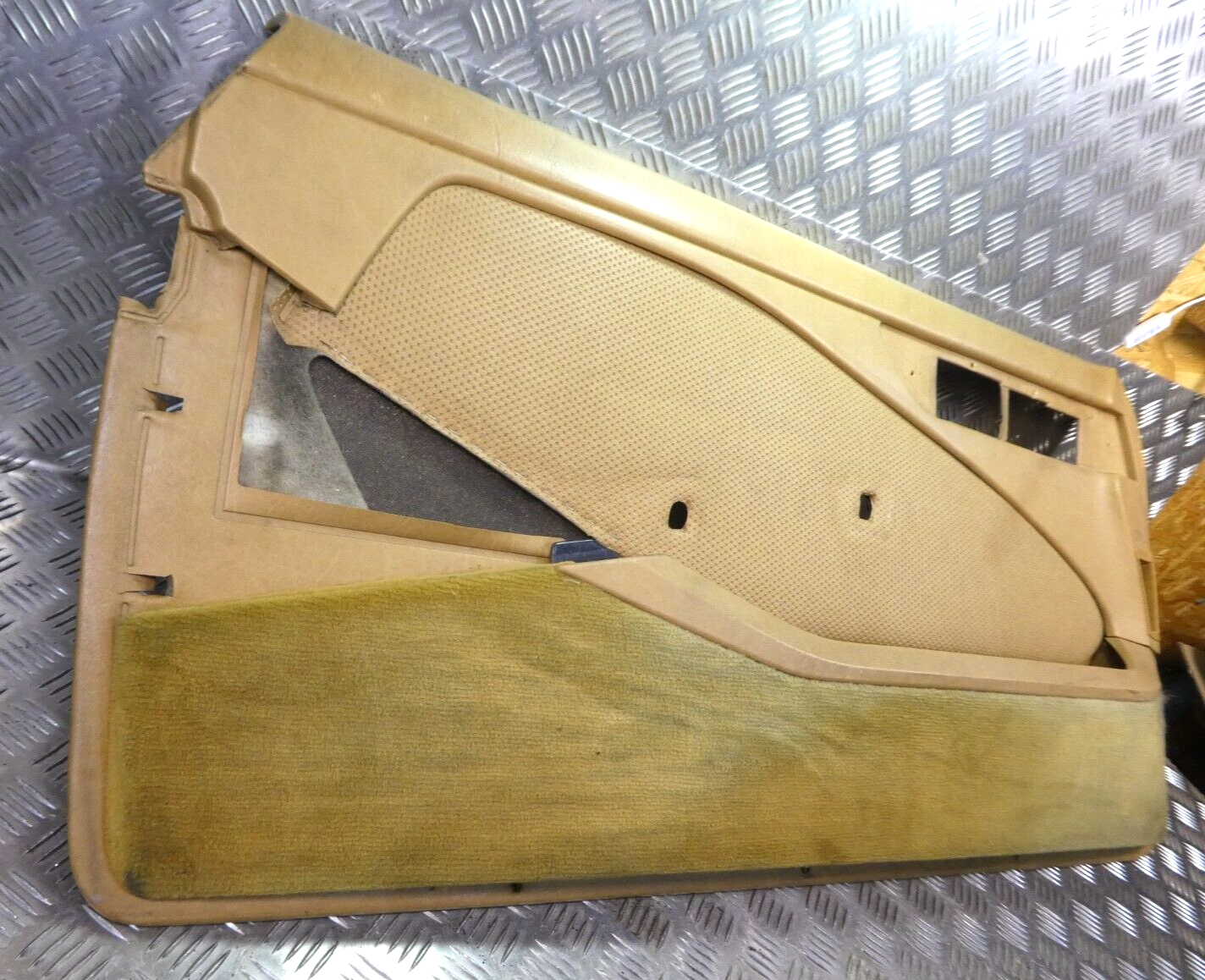 C126 W126 Coupe SEC Türverkleidung Türpappe Links beige ORIGINAL gebraucht - creme + ORIGINAL gebraucht - Mercedes