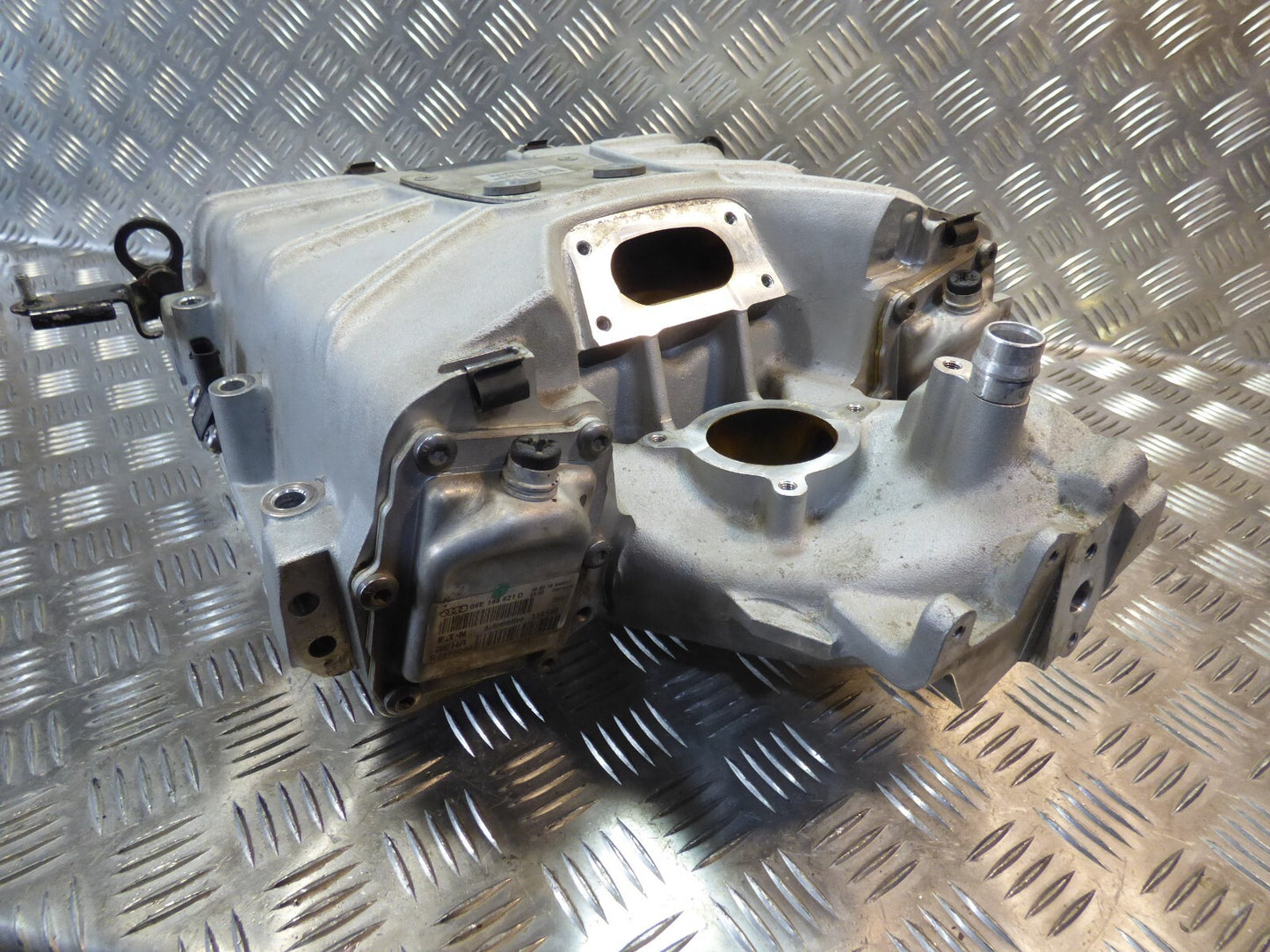 Porsche Cayenne 92A Hybrid Turbolader 06E145601G mit Ladeluftkühler ORIGINAL gebraucht - Kompressor