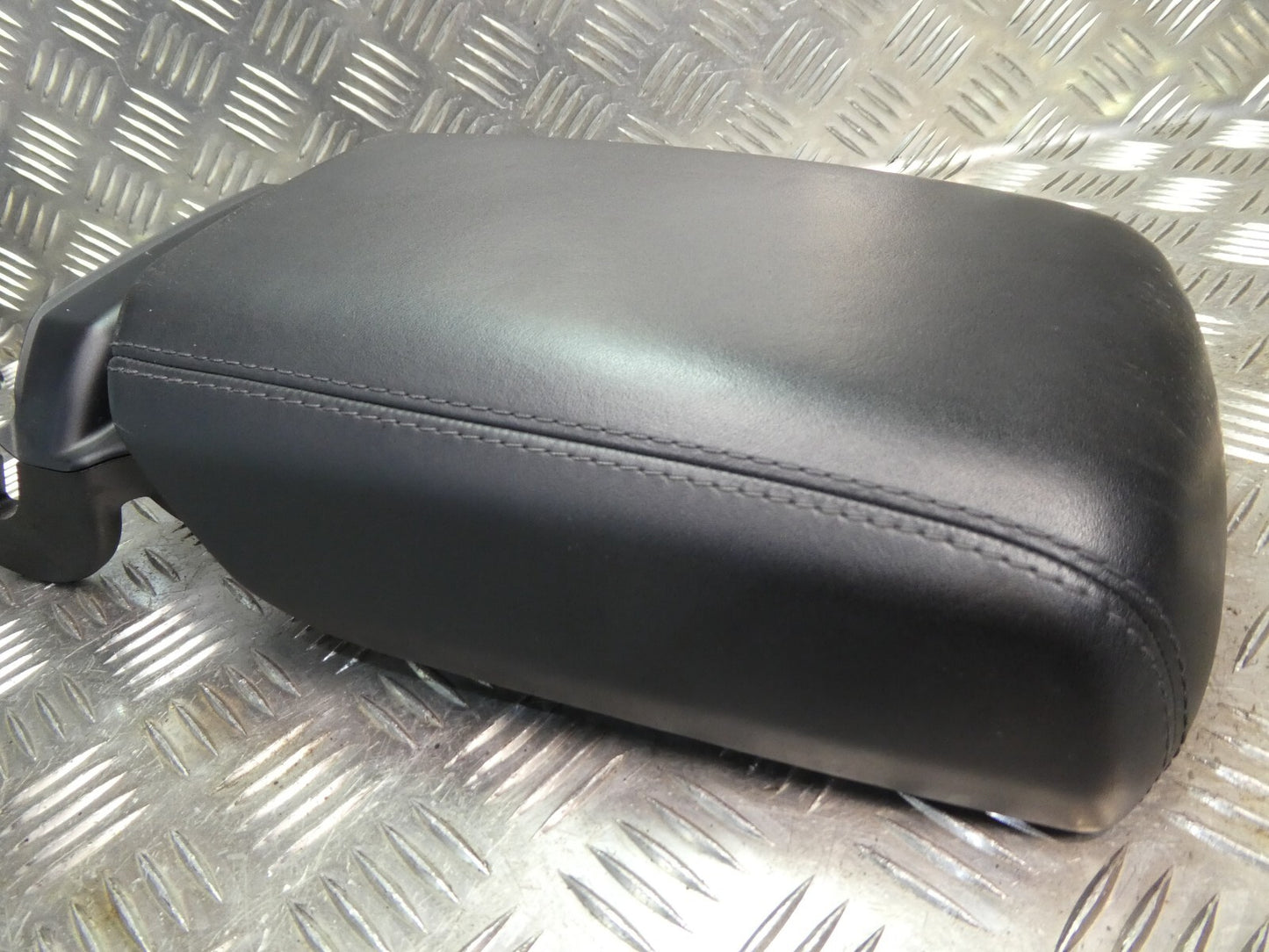 Porsche Macan 95B Leder schwarz ORIGINAL gebraucht - Armlehne