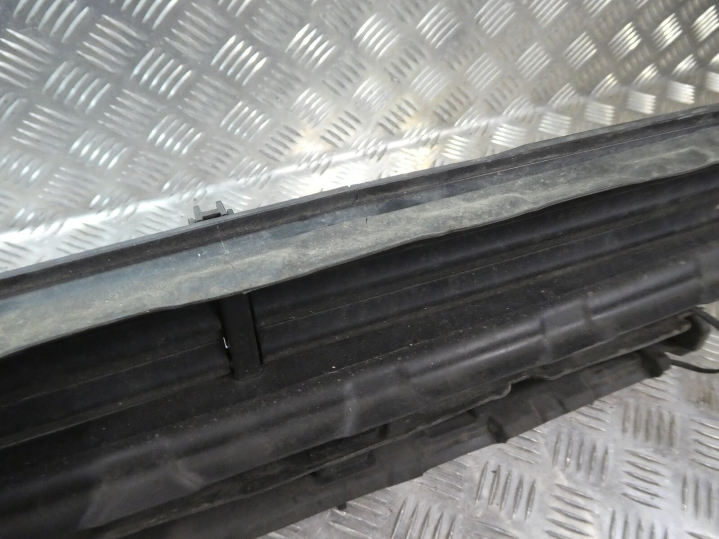 Mini Cooper F55 F56 Luftsteuerung Gitter Verteiler Luft vorne ORIGINAL gebraucht - 733909608