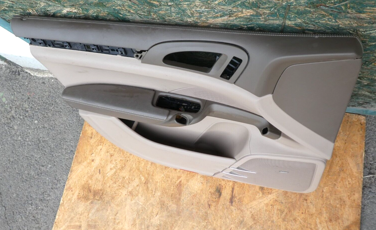 Porsche Cayenne 92A Türverkleidung Vorne Links Umbra Tartufo ORIGINAL gebraucht - 7P5867011D