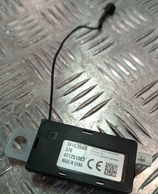 OPEL ASTRA K 1.4 Turbo 2019 Antennenverstärker Weiche ORIGINAL gebraucht - 39163949