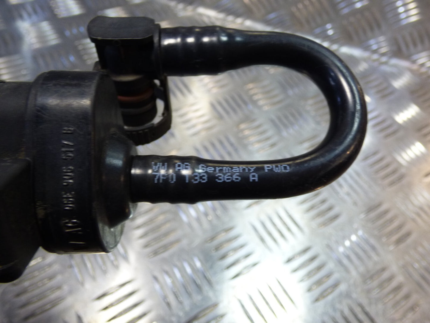 Porsche Cayenne 92A Entlüftungsleistung Ventil 06E906517B ORIGINAL gebraucht - Auslassventil