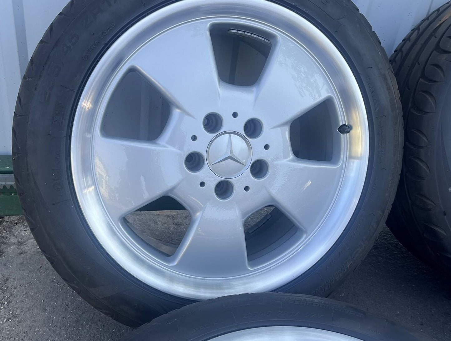 4 x ORIGINAL MERCEDES-BENZ SL R129 ALBALI ALUFELGEN mit Sommereifen gebraucht - 1294011202