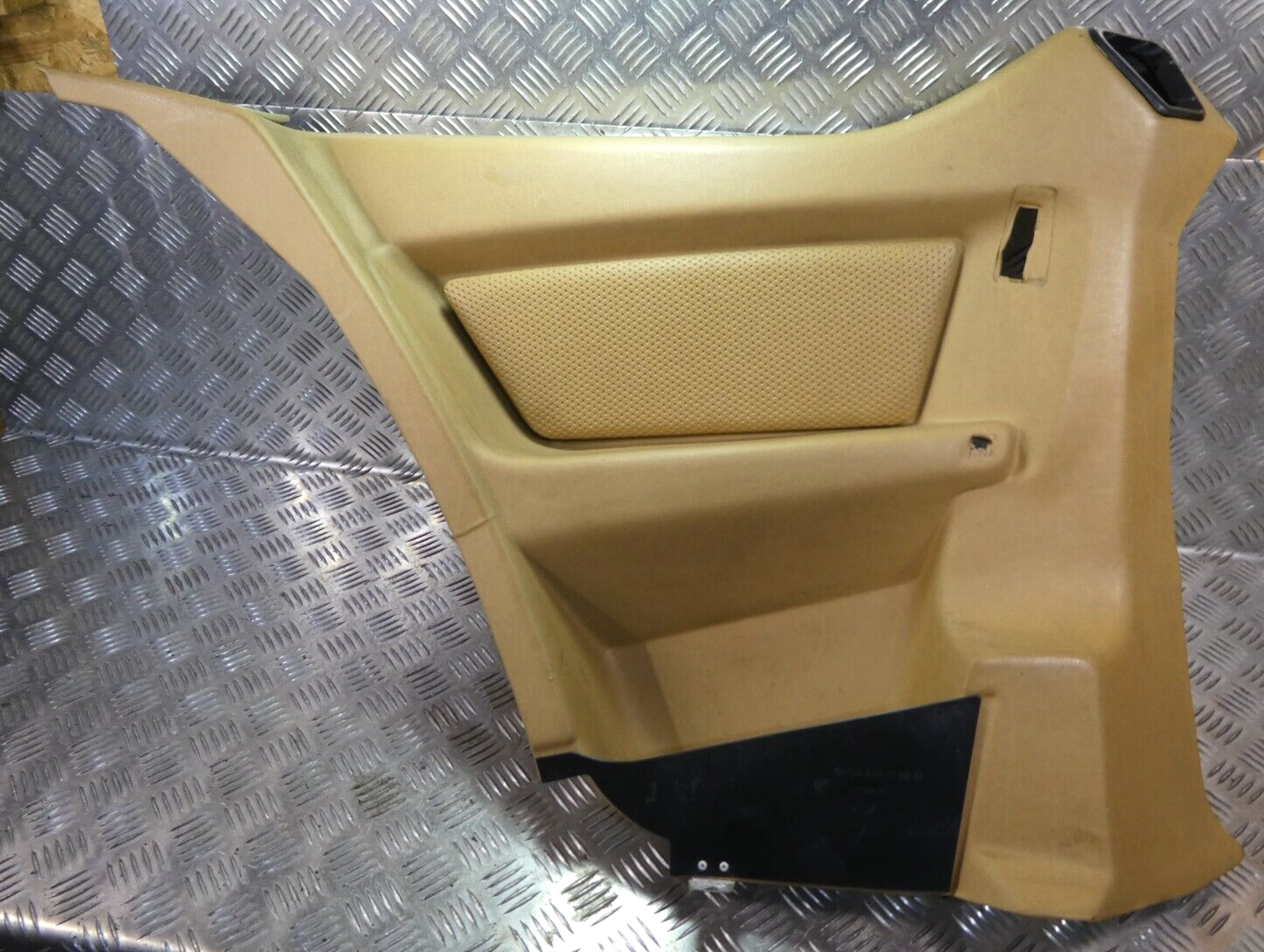 C126 W126 Coupe SEC Coupé Seitenverkleidung hinten Links Beige ORIGINAL gebraucht - creme ORIGINAL gebraucht - Mercedes
