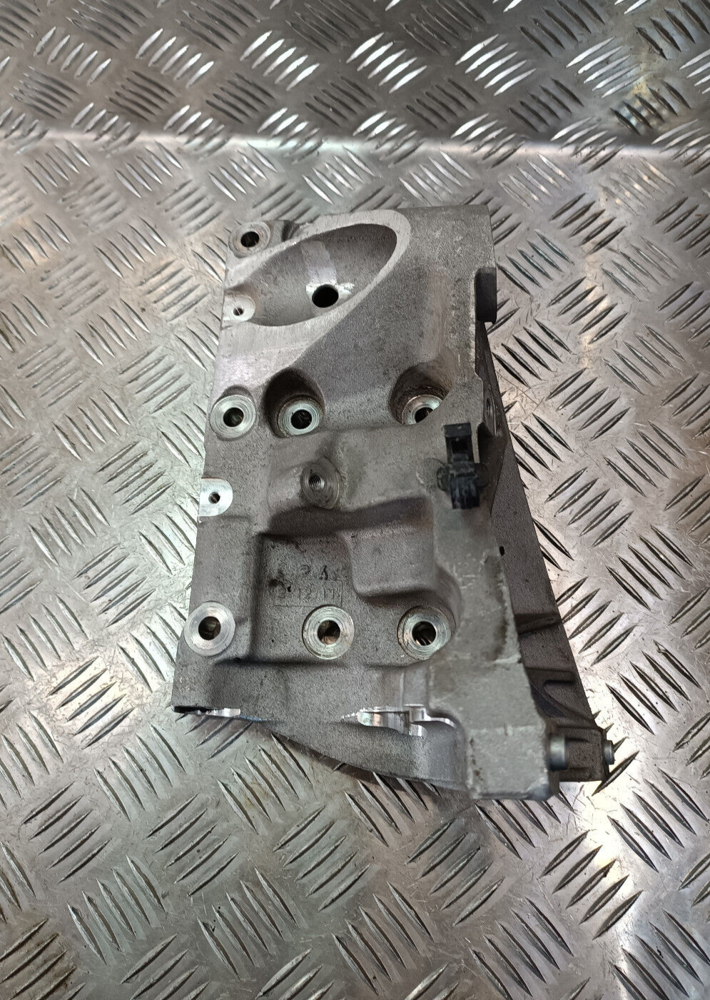 Porsche Cayenne S 92A Motorkissen Halter Halterung ORIGINAL gebraucht - 948102215R