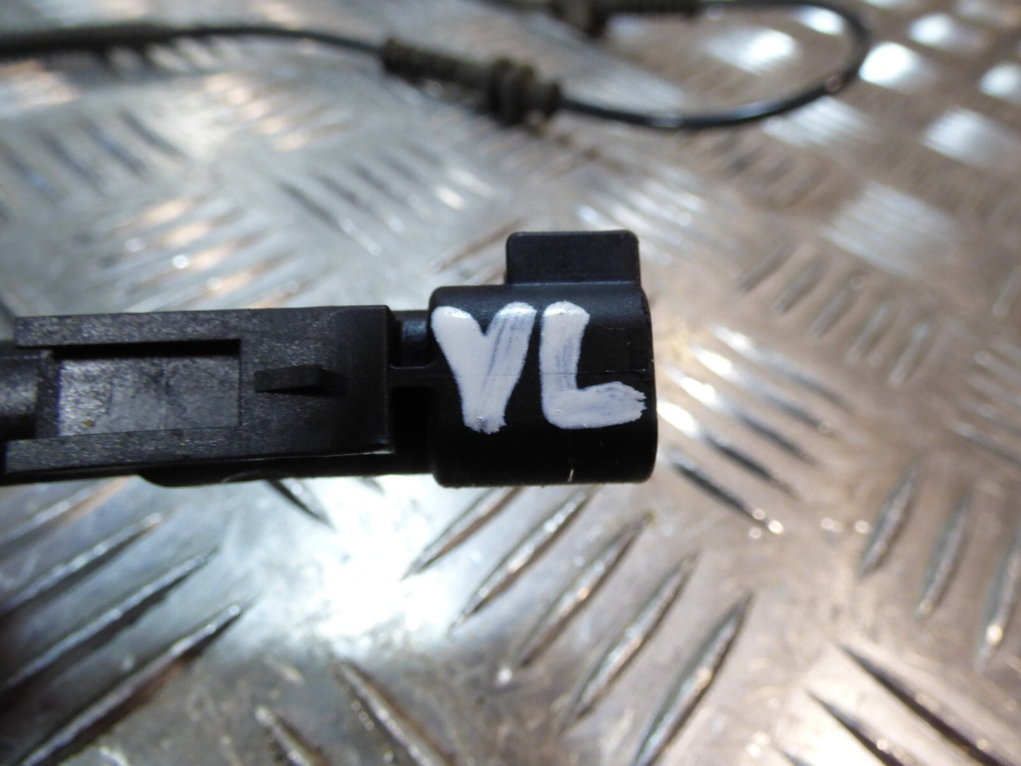 OPEL ASTRA K Sensor Raddrehzahl ABS Sensor Drehzahlsensor V.L ORIGINAL gebraucht - 39002171