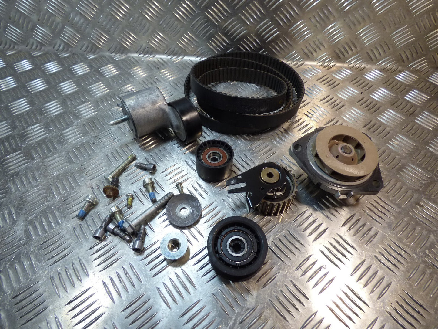 JEEP COMPASS II 2.0 CRD Wasserpumpe Rollen NEUE !!! ORIGINAL gebraucht - Spannrolle
