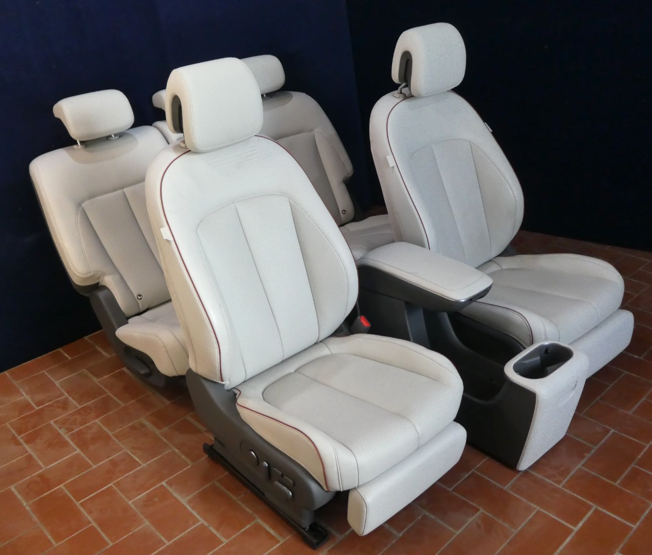HYUNDAI IONIQ 5 Innen Sitze Weiß leder Voll Astattung wie NEU ORIGINAL gebraucht - austattung
