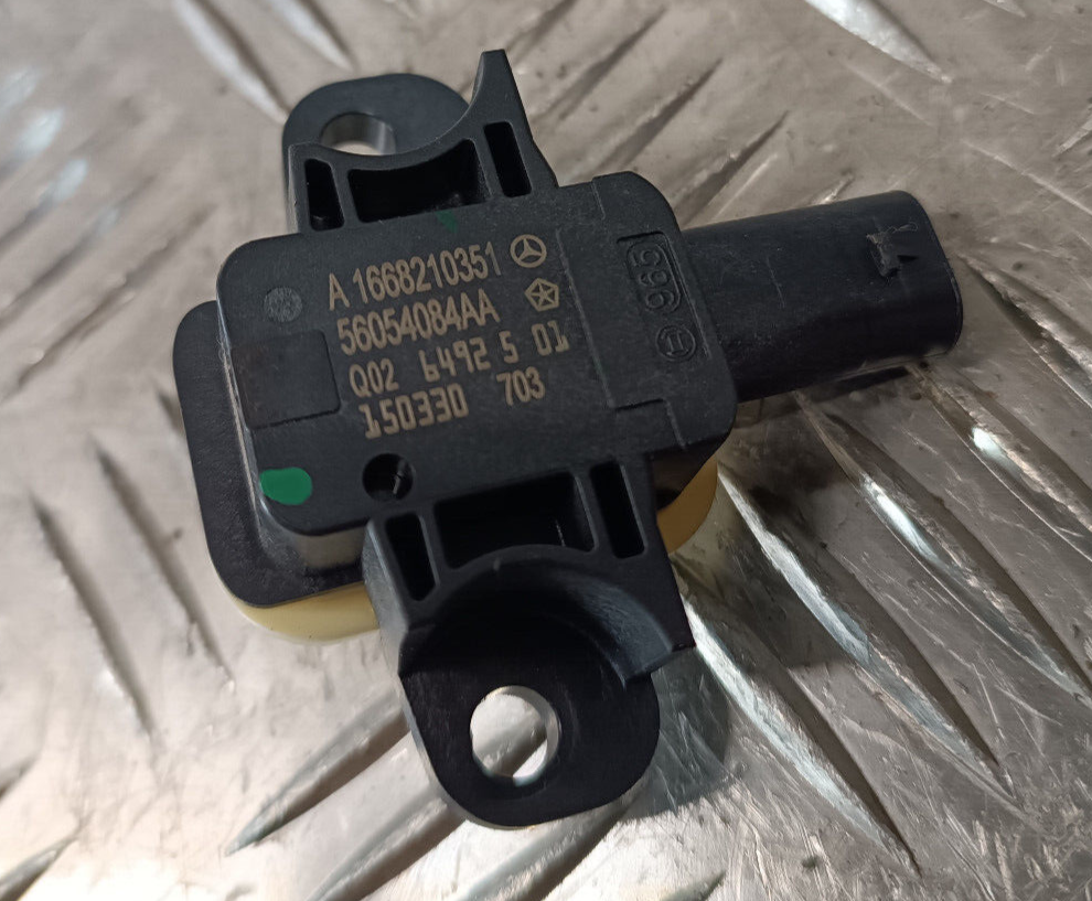 Jeep Grand Cherokee WK2 Aufprallsensor Sensor 56054084AA ORIGINAL gebraucht - A1668210351