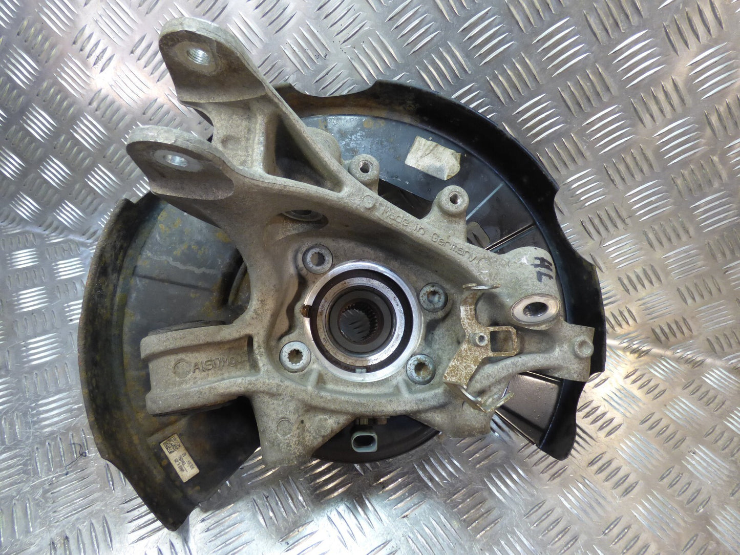 Porsche Cayenne II 92A hinten links 7P0609403D 7P0505435A ORIGINAL gebraucht - Achsschenkel