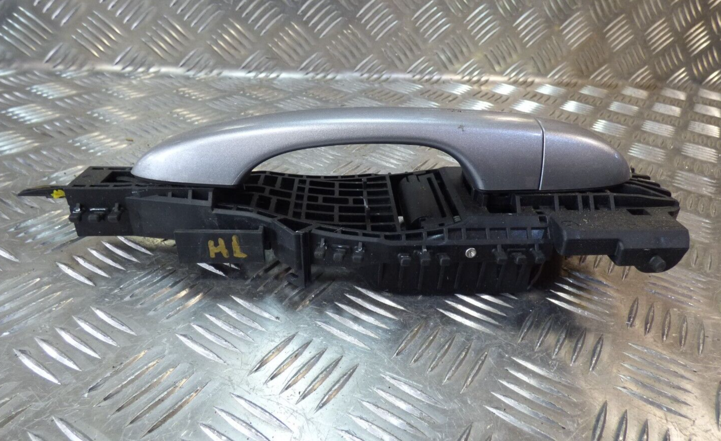 Jeep Cherokee KL 2015 Türgriff Hinten Links silber ORIGINAL gebraucht - P68082689AD