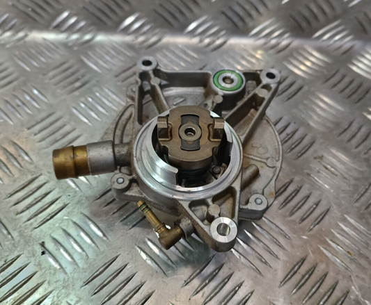 Porsche Cayenne S 92A Vakkumpumpe 7LP100011BB ORIGINAL gebraucht - Unterdruckpumpe