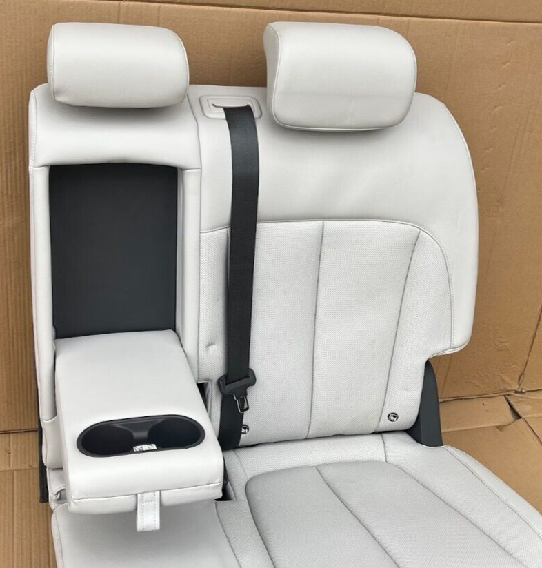 HYUNDAI IONIQ 5 Leder Sitze Hinten Links Weiß Ausstattung wie NEU ORIGINAL gebraucht - reichhaltigste