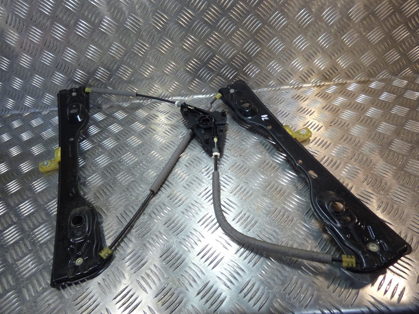 Jeep Cherokee KL Fensterheber mechanizmus vorne links -101 ORIGINAL gebraucht - C46819