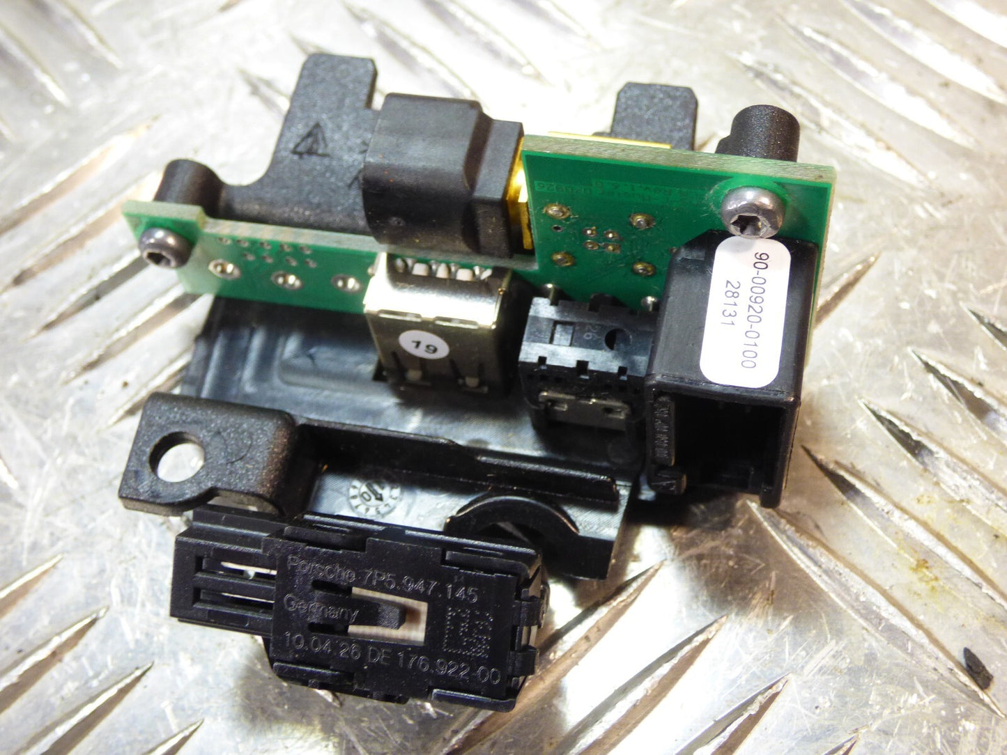 Porsche Cayenne 92A mit USB Steckdose 7P5947145 + 7PP035727B ORIGINAL gebraucht - Innenraumbeleuchtug
