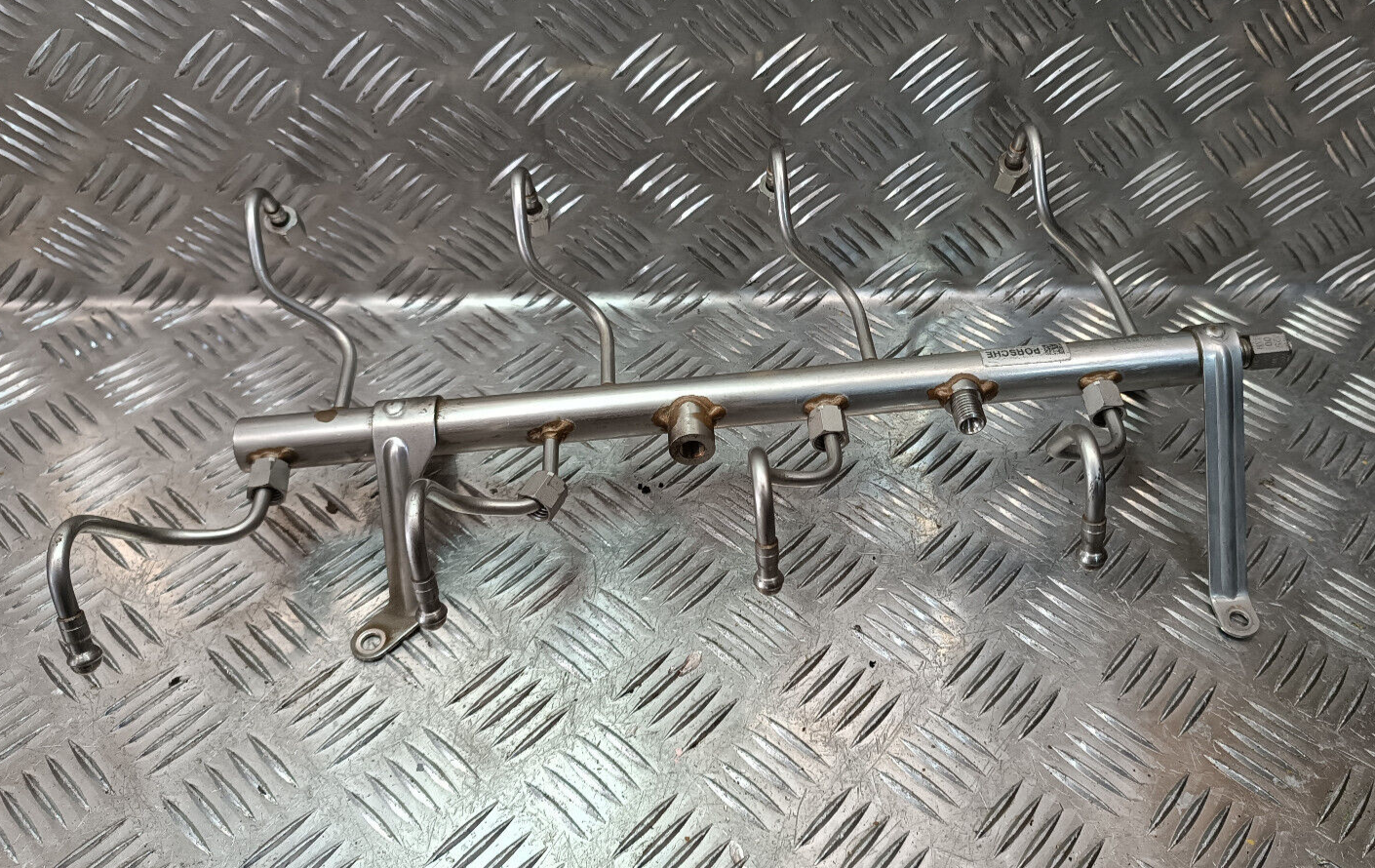 Porsche Cayenne S 92A Einspritzleiste Hochdruckleitung Kraftstoffver ORIGINAL gebraucht - 94811011506
