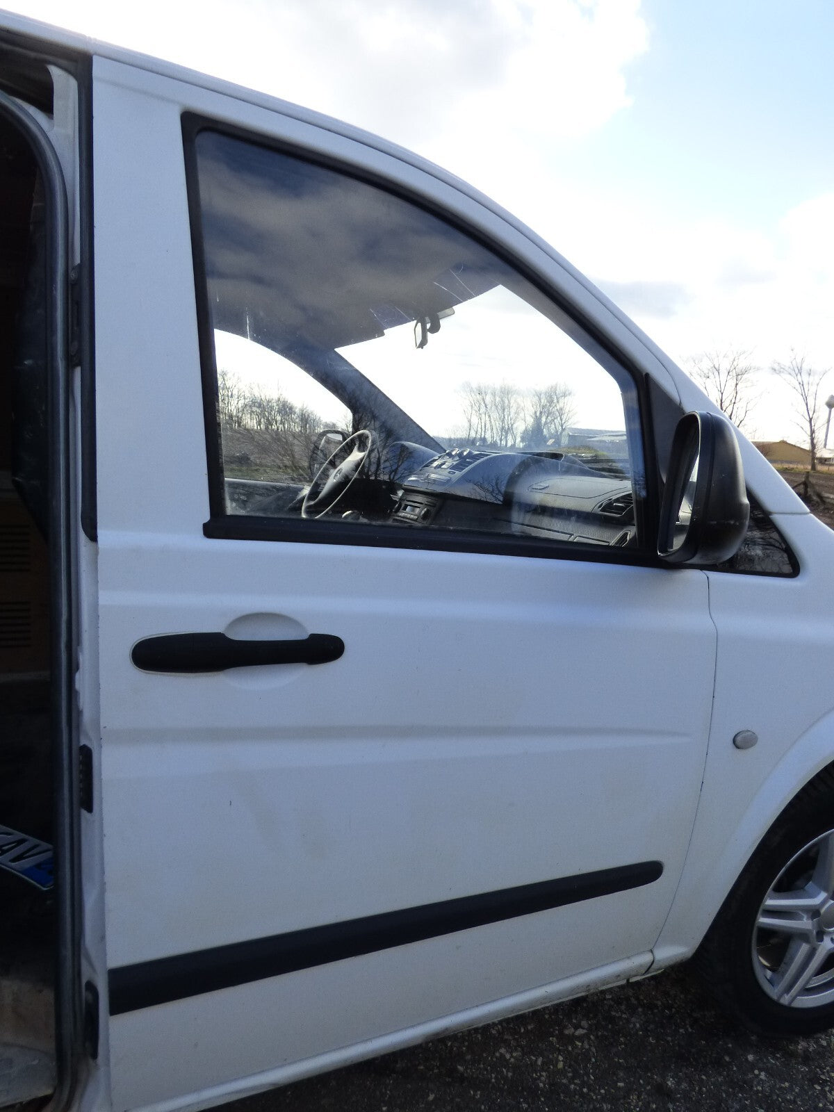 Vito W639 Tür Vorne Rechts ohne Anbauteile_ kein Rost _ Weiß ORIGINAL gebraucht - Mercedes