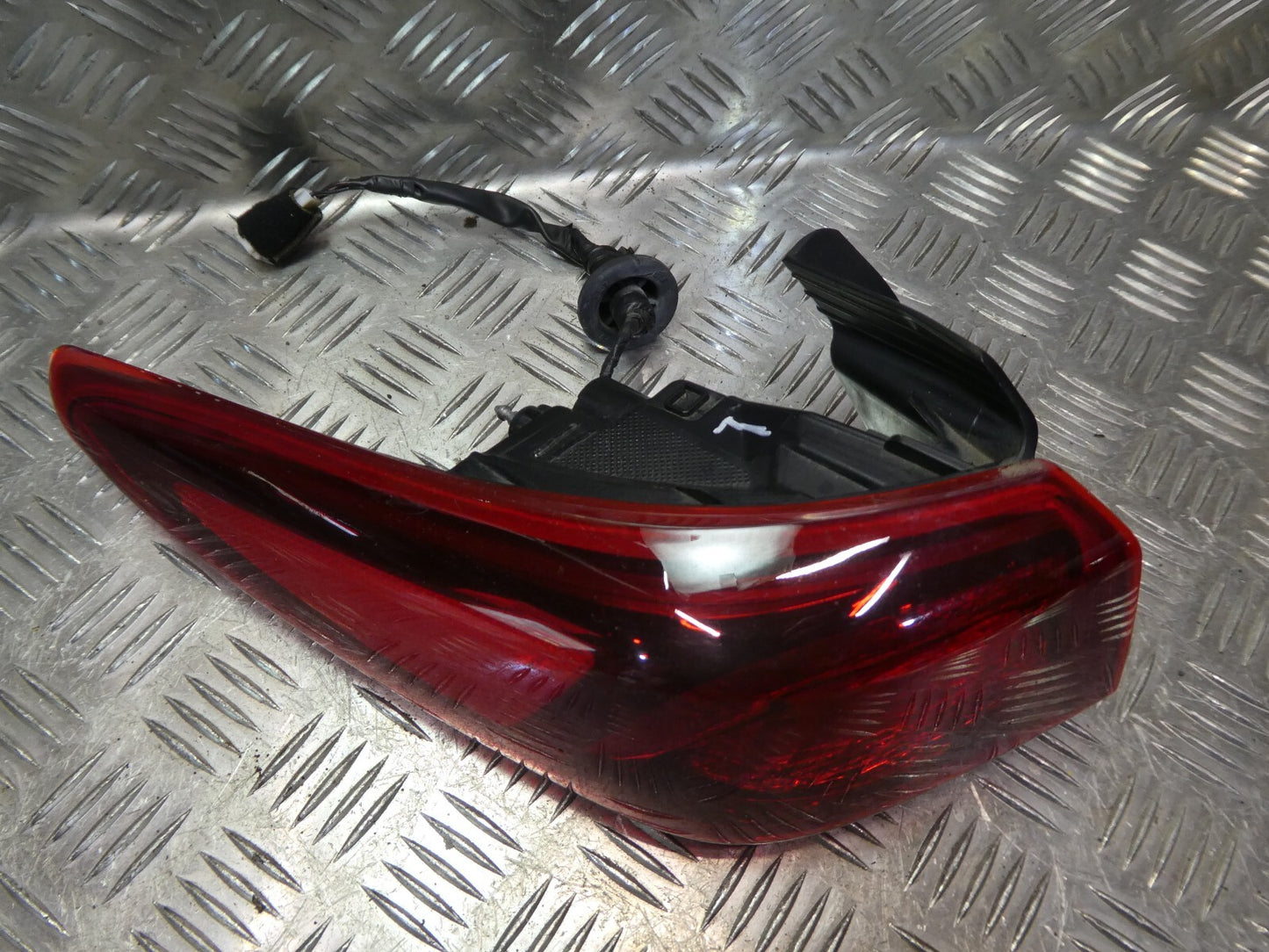 Hyundai Kona EV OSE OS OSI 2022 MK1 Rückleuchte LED Links ORIGINAL gebraucht - 92401J9500