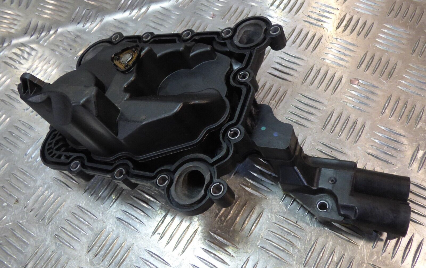 Porsche Cayenne 92A 3.0 Hybrid Ölabscheider Oil 06E103547 ORIGINAL gebraucht - separator