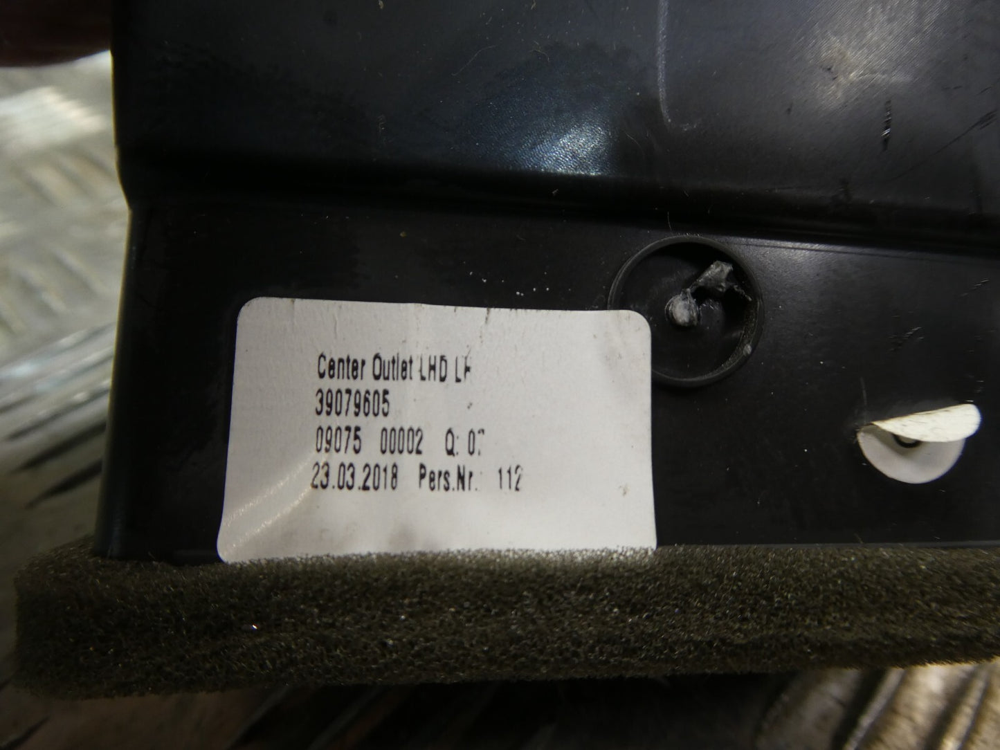 OPEL ASTRA K Luftdüse Luftströmer mitten Links GM schwarz ORIGINAL gebraucht - 39079605