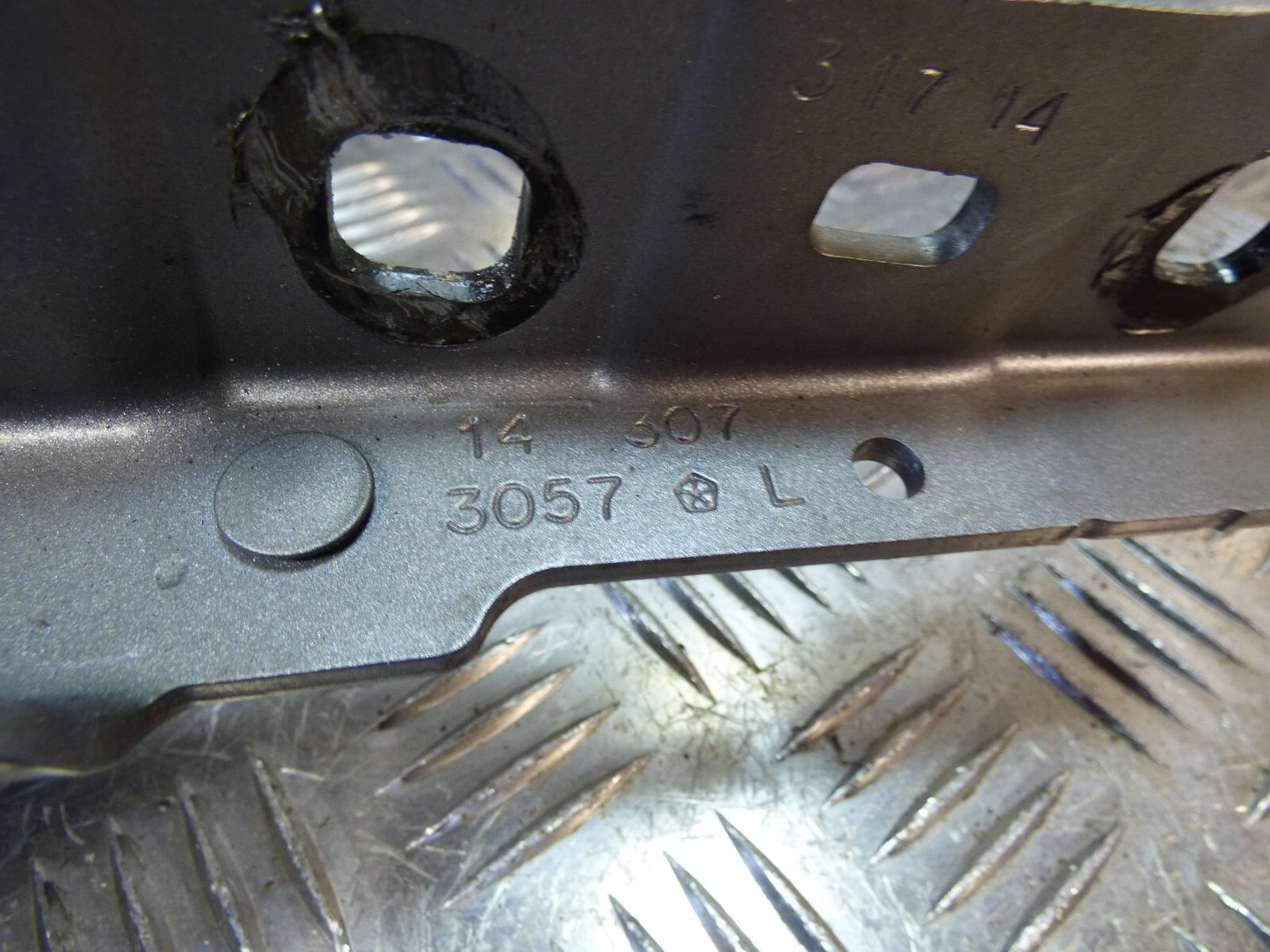 Jeep KL 2015 Motorhaube Scharnier R + L silber ORIGINAL gebraucht - Cherokee